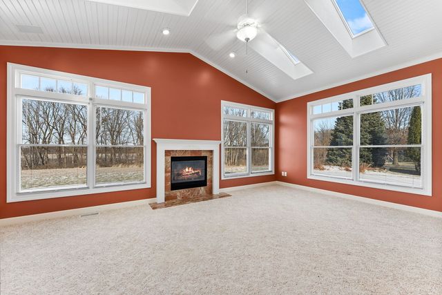 27018 Glynns Creek Court, Eldridge, IA 52748