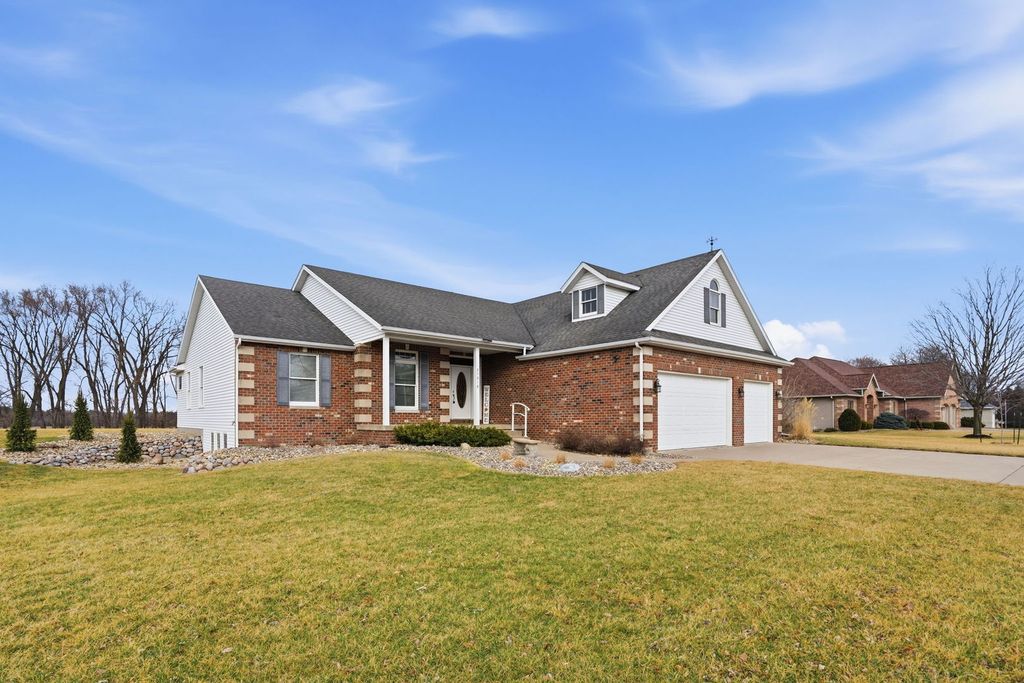 27018 Glynns Creek Court, Eldridge, IA 52748
