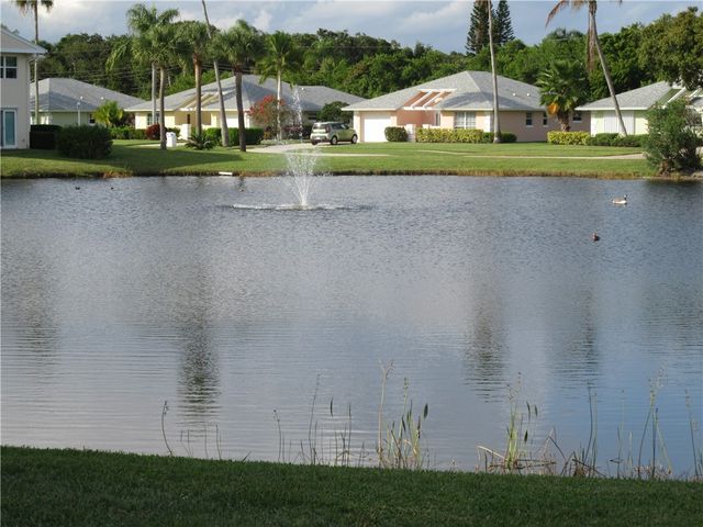 670 E Lake Jasmine Circle 106, Vero Beach, FL 32962