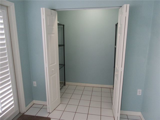 670 E Lake Jasmine Circle 106, Vero Beach, FL 32962