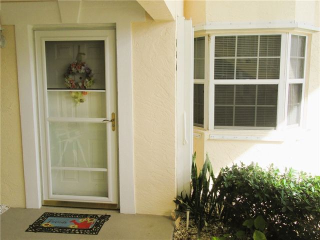 670 E Lake Jasmine Circle 106, Vero Beach, FL 32962