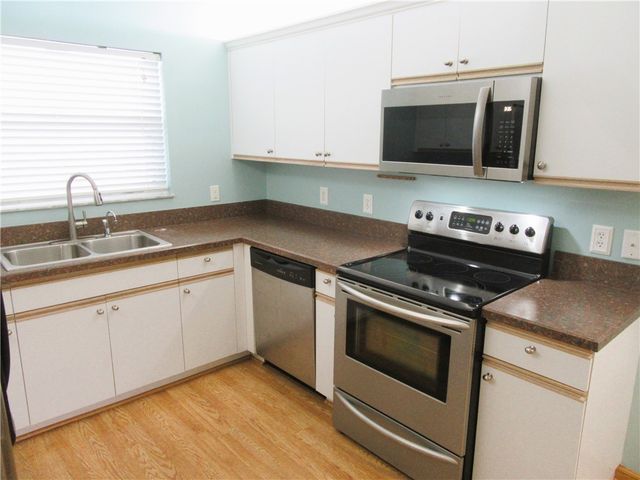 670 E Lake Jasmine Circle 106, Vero Beach, FL 32962