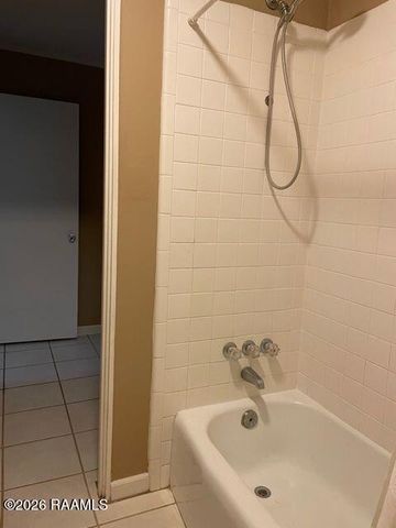 1008 S College Road Apt 104, Lafayette, LA 70503