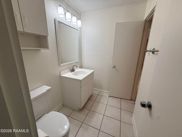 1008 S College Road Apt 104, Lafayette, LA 70503