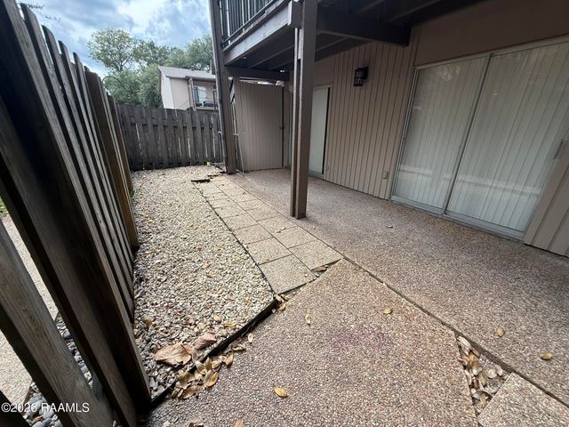 1008 S College Road Apt 104, Lafayette, LA 70503