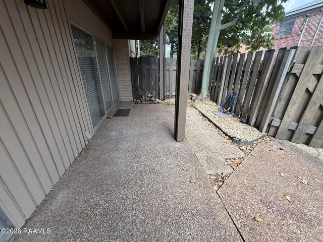 1008 S College Road Apt 104, Lafayette, LA 70503