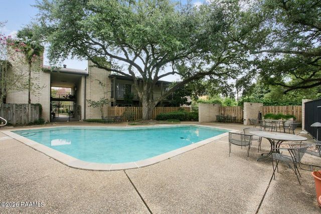 1008 S College Road Apt 104, Lafayette, LA 70503