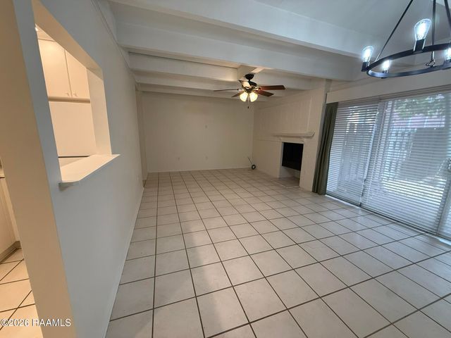 1008 S College Road Apt 104, Lafayette, LA 70503
