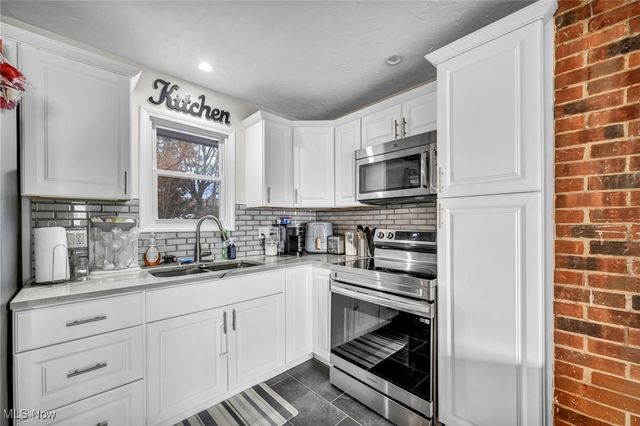 25021 Picone Lane, Bedford Heights, OH 44146