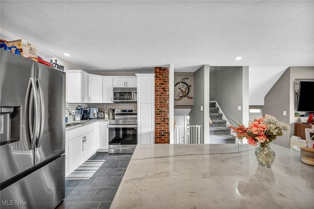 25021 Picone Lane, Bedford Heights, OH 44146