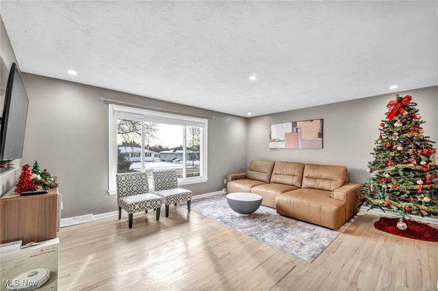 25021 Picone Lane, Bedford Heights, OH 44146