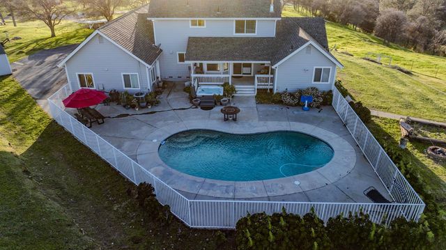 66 Wild Wolf Ct, Valley Springs, CA 95252