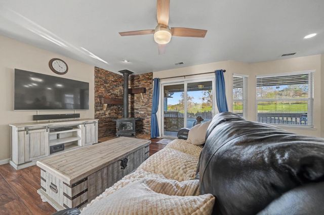 66 Wild Wolf Ct, Valley Springs, CA 95252