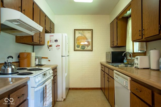 4820 E Brentwood Avenue, Terre Haute, IN 47805