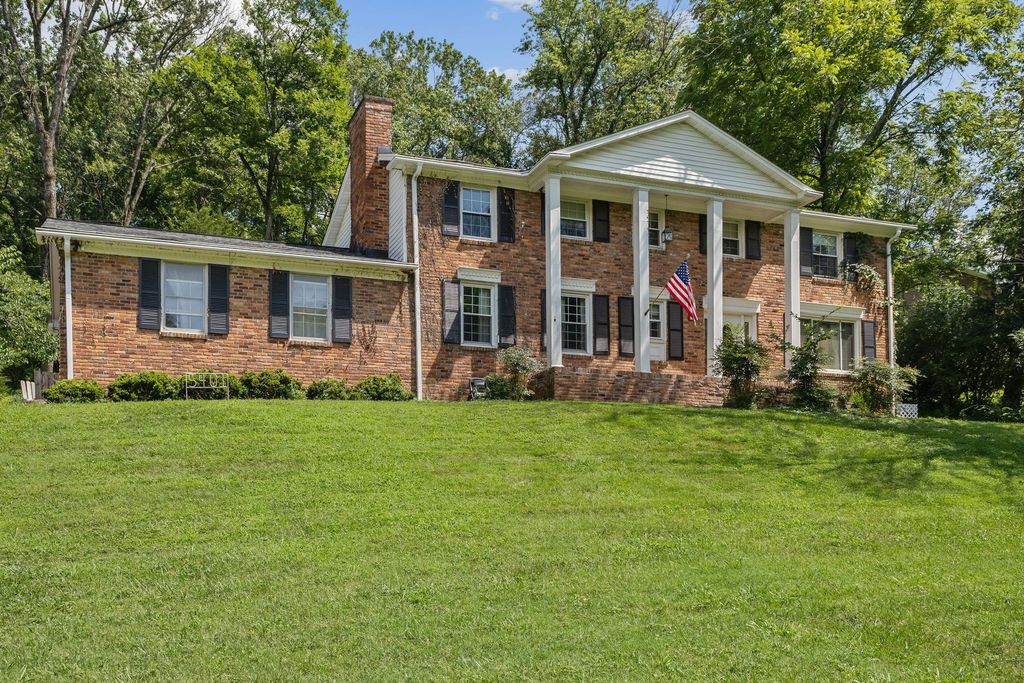 5401 Forest Acres Dr, Nashville, TN 37220