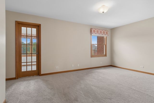 2680 Ginger Woods Drive, Aurora, IL 60502