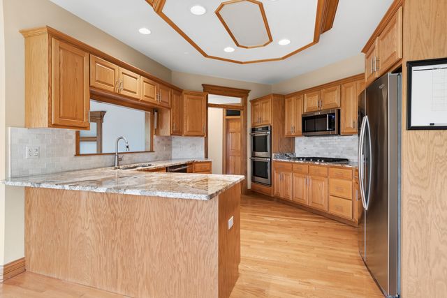 2680 Ginger Woods Drive, Aurora, IL 60502