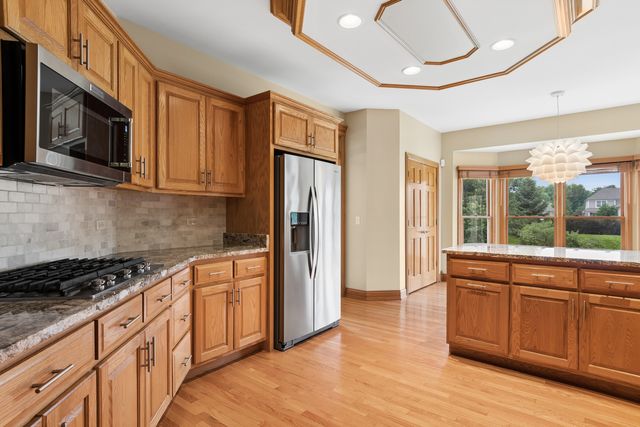 2680 Ginger Woods Drive, Aurora, IL 60502