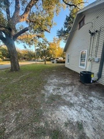 500 W Milam Street, Ennis, TX 75119