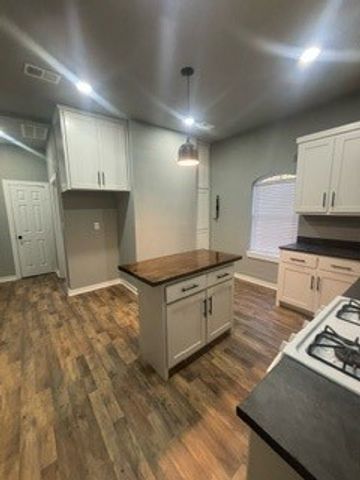 500 W Milam Street, Ennis, TX 75119