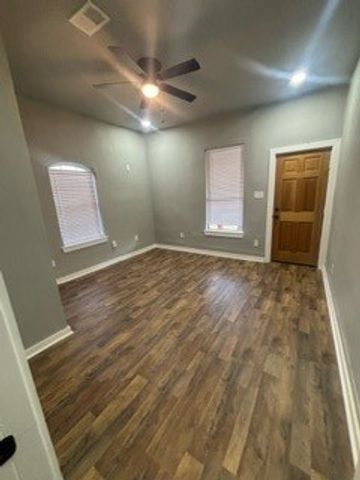 500 W Milam Street, Ennis, TX 75119