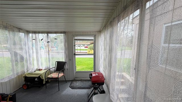 25106 Franklin Terrace 6, South Lyon, MI 48178
