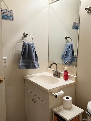 25106 Franklin Terrace 6, South Lyon, MI 48178