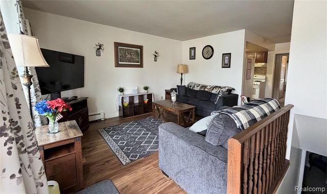 25106 Franklin Terrace 6, South Lyon, MI 48178