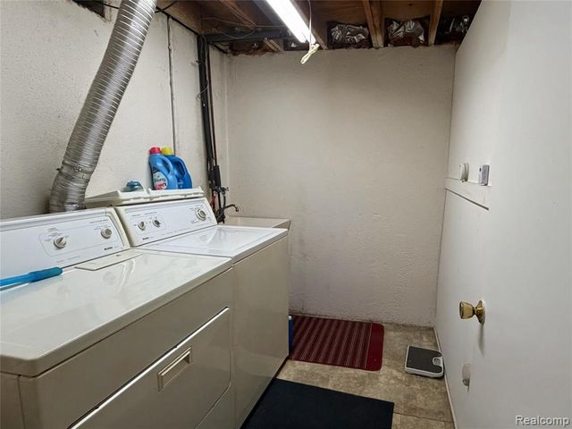 25106 Franklin Terrace 6, South Lyon, MI 48178