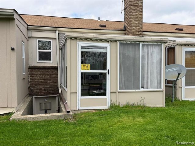 25106 Franklin Terrace 6, South Lyon, MI 48178