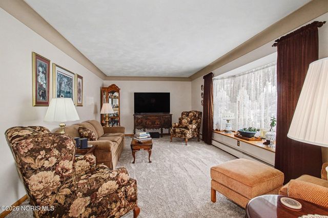 2925 Capri Drive, Toledo, OH 43611