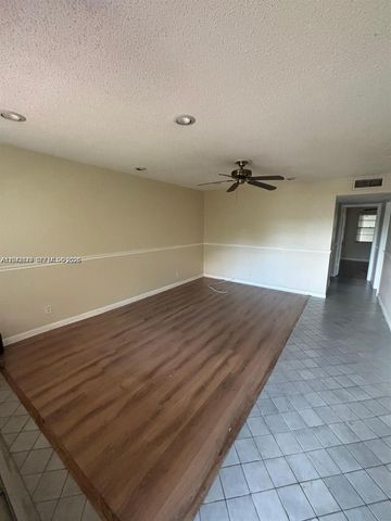 280 Northampton N N, West Palm Beach, FL 33417