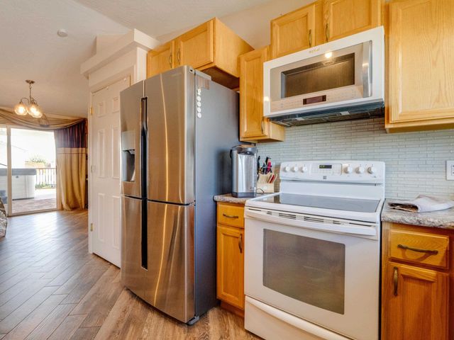 730 E Kathy Lee Ave, Medical Lake, WA 99022