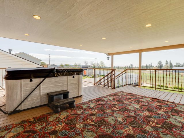 730 E Kathy Lee Ave, Medical Lake, WA 99022