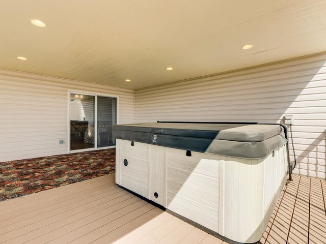 730 E Kathy Lee Ave, Medical Lake, WA 99022