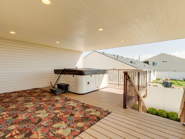 730 E Kathy Lee Ave, Medical Lake, WA 99022