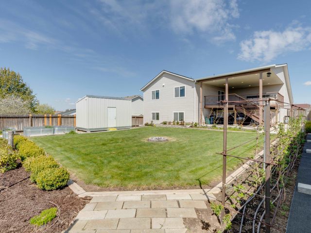 730 E Kathy Lee Ave, Medical Lake, WA 99022