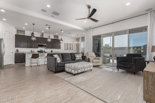 640 S OLYMPIC Drive, Gilbert, AZ 85296