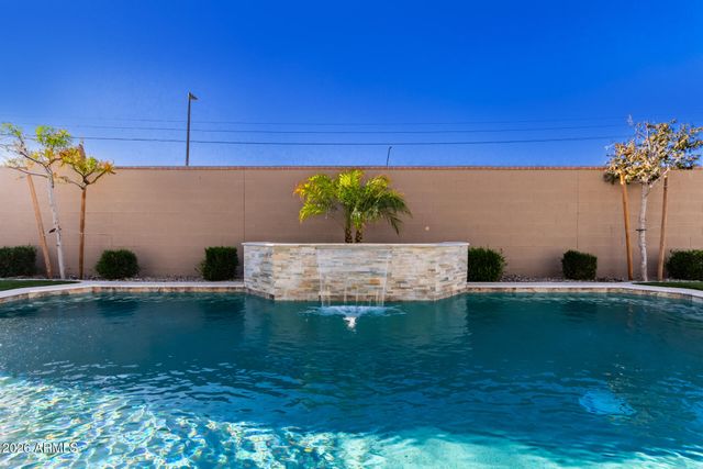 640 S OLYMPIC Drive, Gilbert, AZ 85296