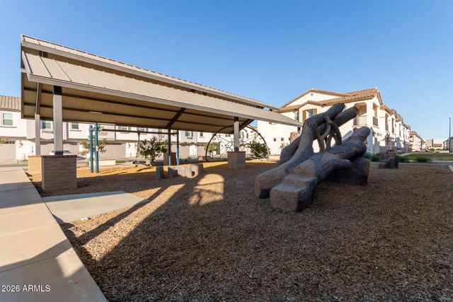 640 S OLYMPIC Drive, Gilbert, AZ 85296