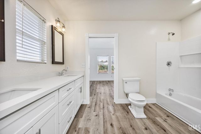 2918 Park Way, Bakersfield, CA 93304