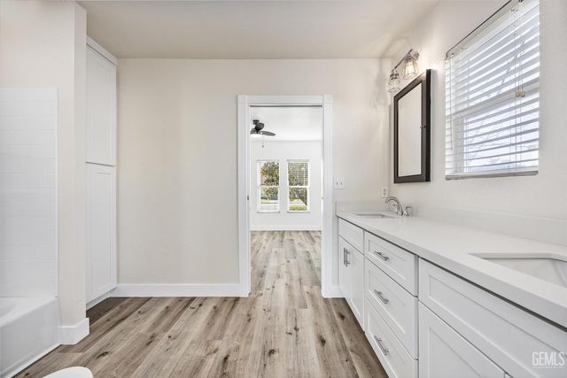 2918 Park Way, Bakersfield, CA 93304