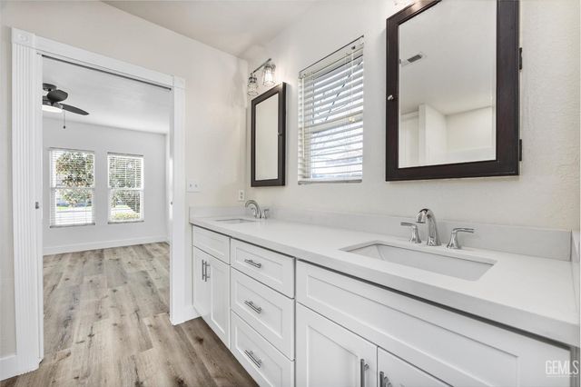 2918 Park Way, Bakersfield, CA 93304