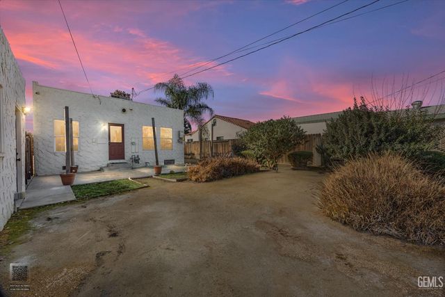 2918 Park Way, Bakersfield, CA 93304