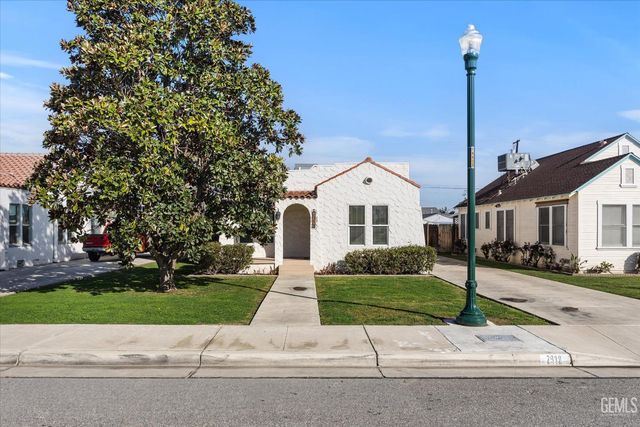 2918 Park Way, Bakersfield, CA 93304