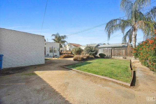 2918 Park Way, Bakersfield, CA 93304