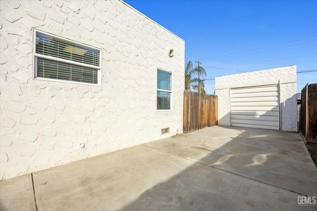 2918 Park Way, Bakersfield, CA 93304