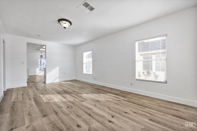 2918 Park Way, Bakersfield, CA 93304