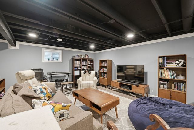 1503 Haise Lane, Elk Grove Village, IL 60007