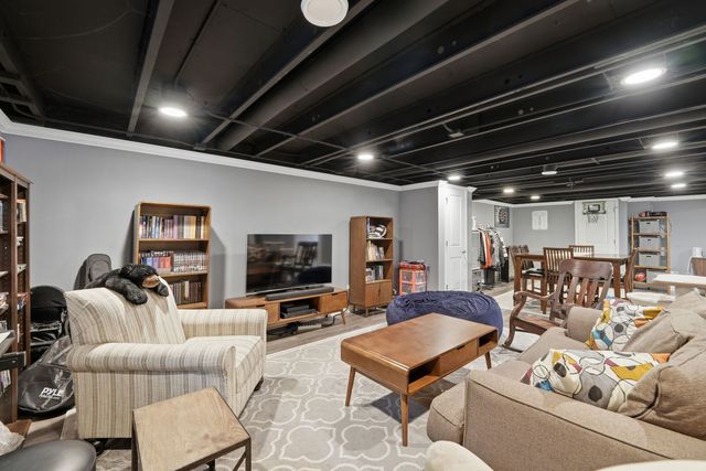 1503 Haise Lane, Elk Grove Village, IL 60007